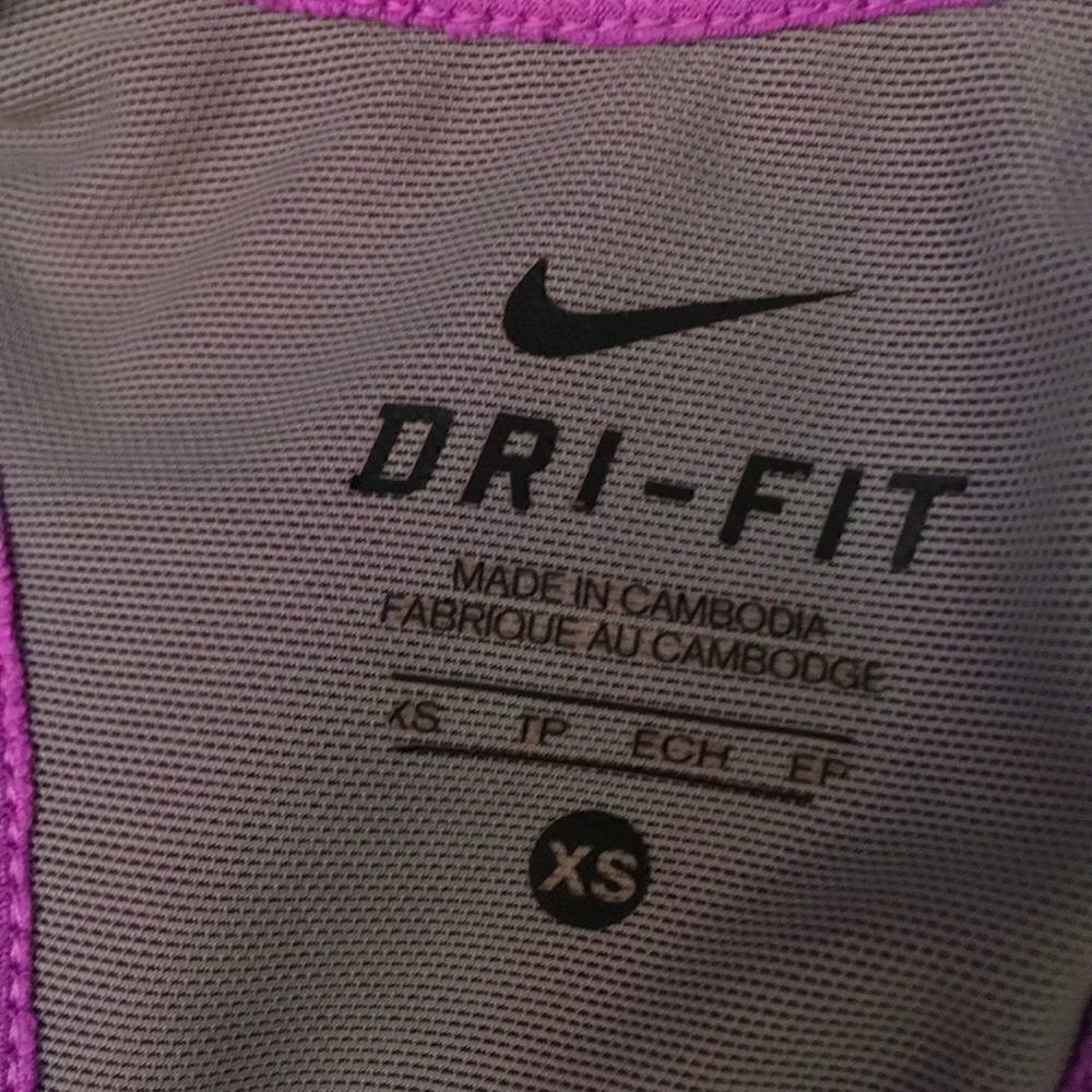 Nike Dry Fit Purple sports bra - Picture 6 of 7